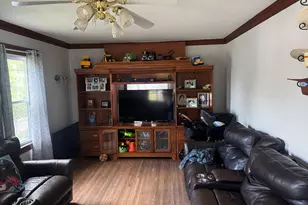 493 Columbia Ave, Elgin, IL 60120 - Photo 3