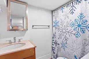 2915 N Dawson Ave, Chicago, IL 60618 - Photo 11