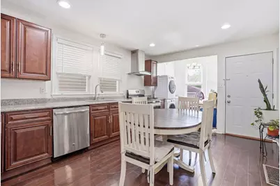 2915 N Dawson Avenue, Chicago, IL 60618 - Photo 3