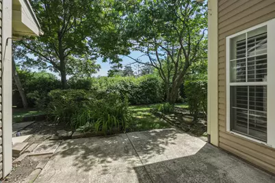 702 Clover Hill Court, Elk Grove Village, IL 60007 - Photo 27