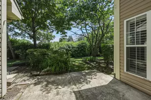 702 Clover Hill Ct, Elk Grove Village, IL 60007 - Photo 27