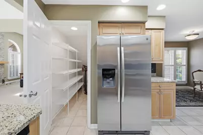 702 Clover Hill Court, Elk Grove Village, IL 60007 - Photo 9