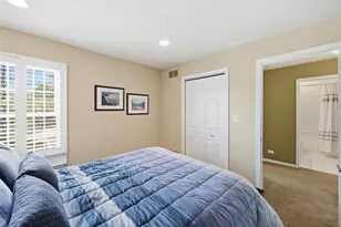 702 Clover Hill Ct, Elk Grove Village, IL 60007 - Photo 17