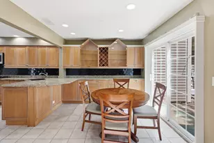 702 Clover Hill Ct, Elk Grove Village, IL 60007 - Photo 7