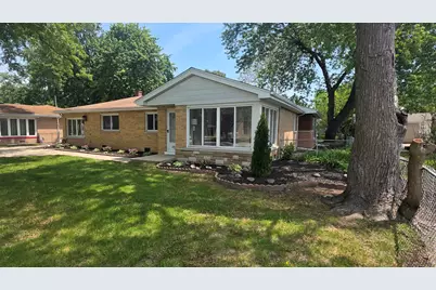 8867 Mobile Avenue, Oak Lawn, IL 60453 - Photo 1