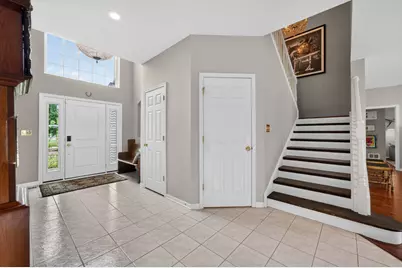 2560 Mc Duffee Circle, North Aurora, IL 60542 - Photo 7