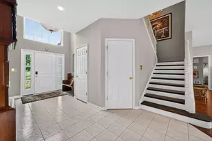 2560 Mc Duffee Cir, North Aurora, IL 60542 - Photo 7