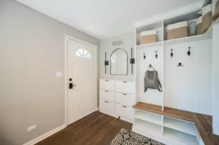 5009 Columbia Ave, Lisle, IL 60532 - Photo 3