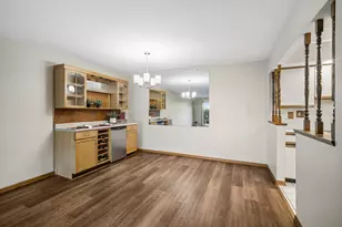 8970 N Parkside Ave, Des Plaines, IL 60016 - Photo 9