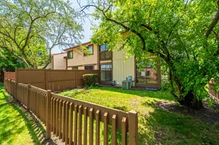 800 Shawnee Trail, Roselle, IL 60172 - Photo 15