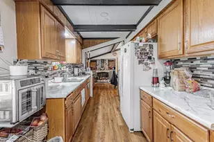 1045 Palace St, Aurora, IL 60506 - Photo 5