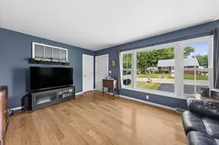 221 Koch Dr, Genoa, IL 60135 - Photo 5