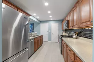 30W069 Penny Ln, Warrenville, IL 60555 - Photo 9
