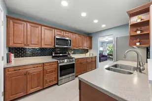 30W069 Penny Ln, Warrenville, IL 60555 - Photo 11