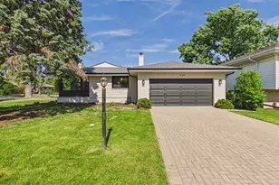 423 N Aldine Ave, Park Ridge, IL 60068 - Photo 1