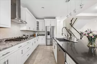 1863 Admiral Ct, Glenview, IL 60026 - Photo 9