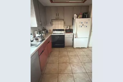 1140 Court G, Hanover Park, IL 60133 - Photo 5