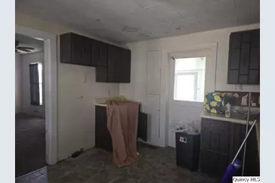 65 E 3rd Street, Dallas City, IL 62330 - Photo 3