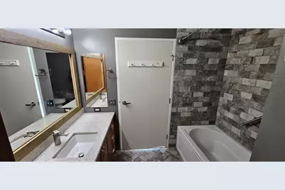 9655 Woods Drive #1006, Skokie, IL 60077 - Photo 15