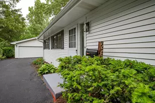 26 E Woodland Rd, Lake Bluff, IL 60044 - Photo 21