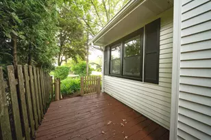 26 E Woodland Rd, Lake Bluff, IL 60044 - Photo 25