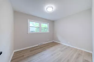 26 E Woodland Rd, Lake Bluff, IL 60044 - Photo 17