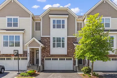 821 W Chase Lane, Palatine, IL 60067 - Photo 1