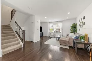 821 W Chase Ln, Palatine, IL 60067 - Photo 3