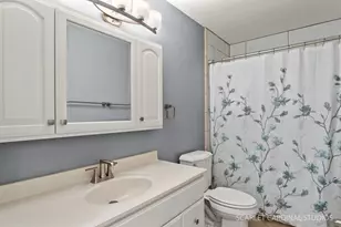 2021 Tiffany Dr, Schaumburg, IL 60194 - Photo 15