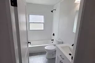 524 Amsterdam St, Woodstock, IL 60098 - Photo 15