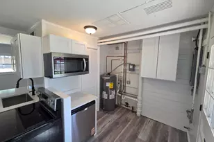 524 Amsterdam St, Woodstock, IL 60098 - Photo 9