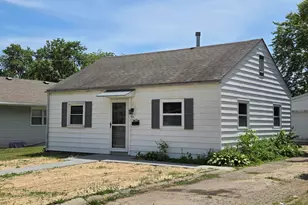 524 Amsterdam St, Woodstock, IL 60098 - Photo 3