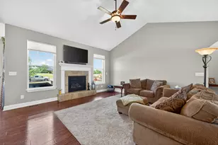 2331 Coventry Cir S, Sycamore, IL 60178 - Photo 9