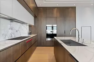 14 W Superior St, Chicago, IL 60654 - Photo 13