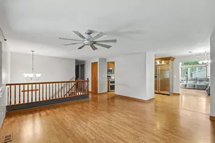 1714 Kingston Ln, Schaumburg, IL 60193 - Photo 5