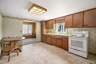 105 N 6th St, Ashkum, IL 60911 - Photo 5