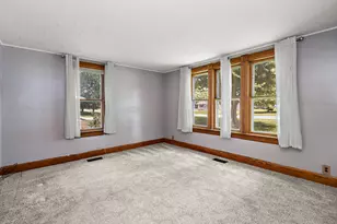 105 N 6th St, Ashkum, IL 60911 - Photo 9