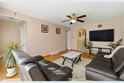 5836 S Mayfield Avenue, Chicago, IL 60638 - Photo 3