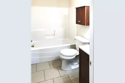 310 Wilshire Drive, Sandwich, IL 60548 - Photo 11