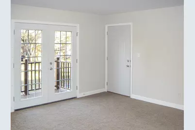 310 Wilshire Drive, Sandwich, IL 60548 - Photo 5