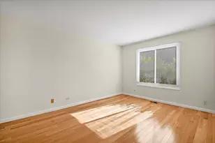 329 Grissom Ct, Hoffman Estates, IL 60169 - Photo 15