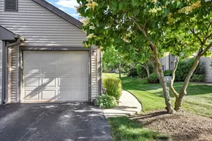 329 Grissom Ct, Hoffman Estates, IL 60169 - Photo 1