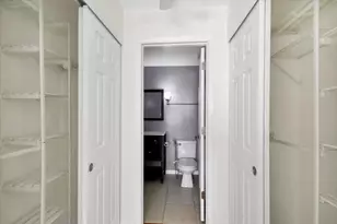 329 Grissom Ct, Hoffman Estates, IL 60169 - Photo 13