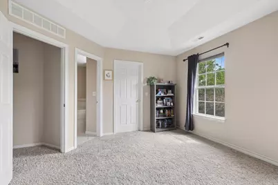 5721 Wildspring Drive, Lake in the Hills, IL 60156 - Photo 15