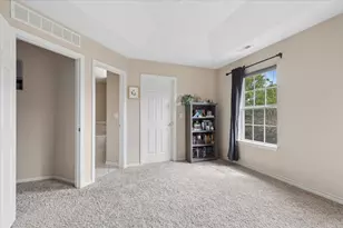 5721 Wildspring Dr, Lake in the Hills, IL 60156 - Photo 15