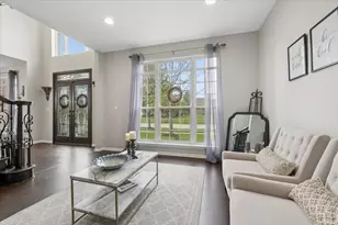 5423 Swan Cir, Hoffman Estates, IL 60192 - Photo 5