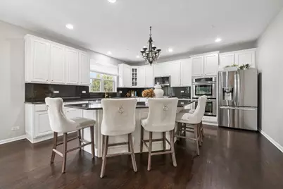 5423 Swan Circle, Hoffman Estates, IL 60192 - Photo 11
