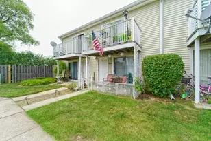 389 Meadow Green Ln, Round Lake Beach, IL 60073 - Photo 5