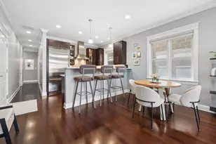 1039 W Grace St, Chicago, IL 60613 - Photo 11
