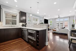 1039 W Grace St, Chicago, IL 60613 - Photo 13